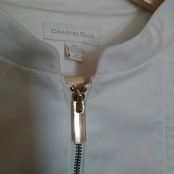 Blazer - Picture 2 of 3